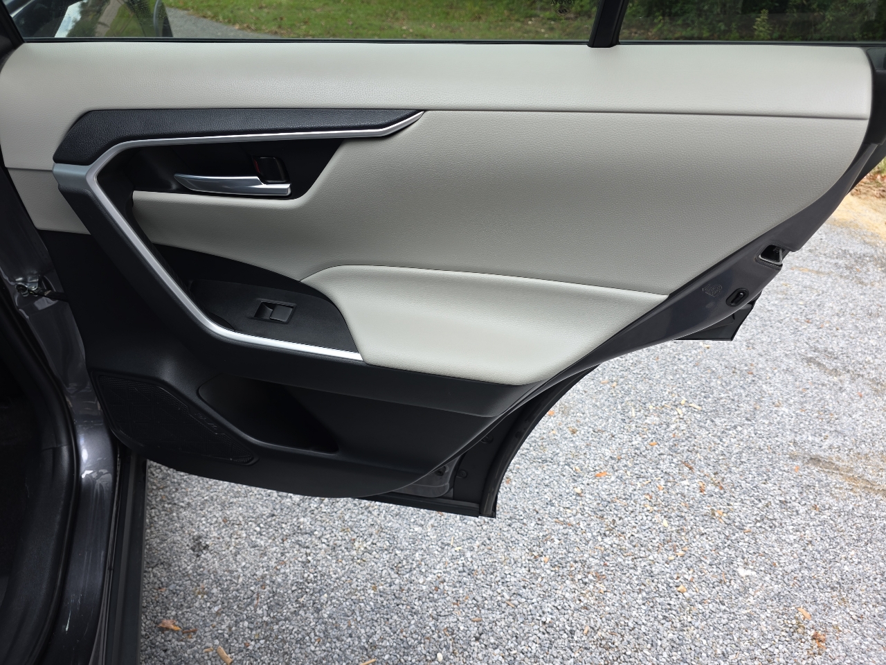 Toyota RAV4 Hybrid XLE 2021
