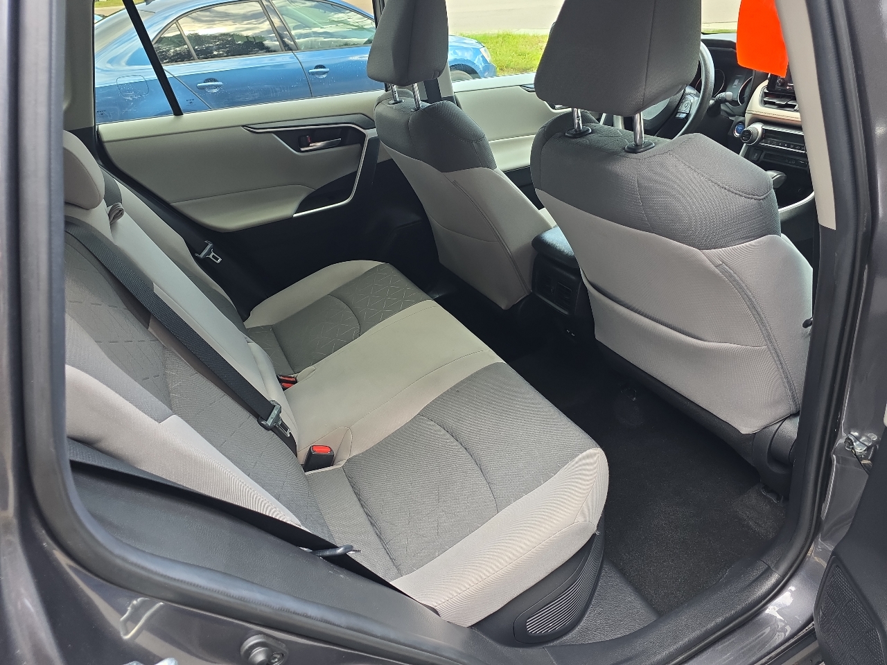 Toyota RAV4 Hybrid XLE 2021