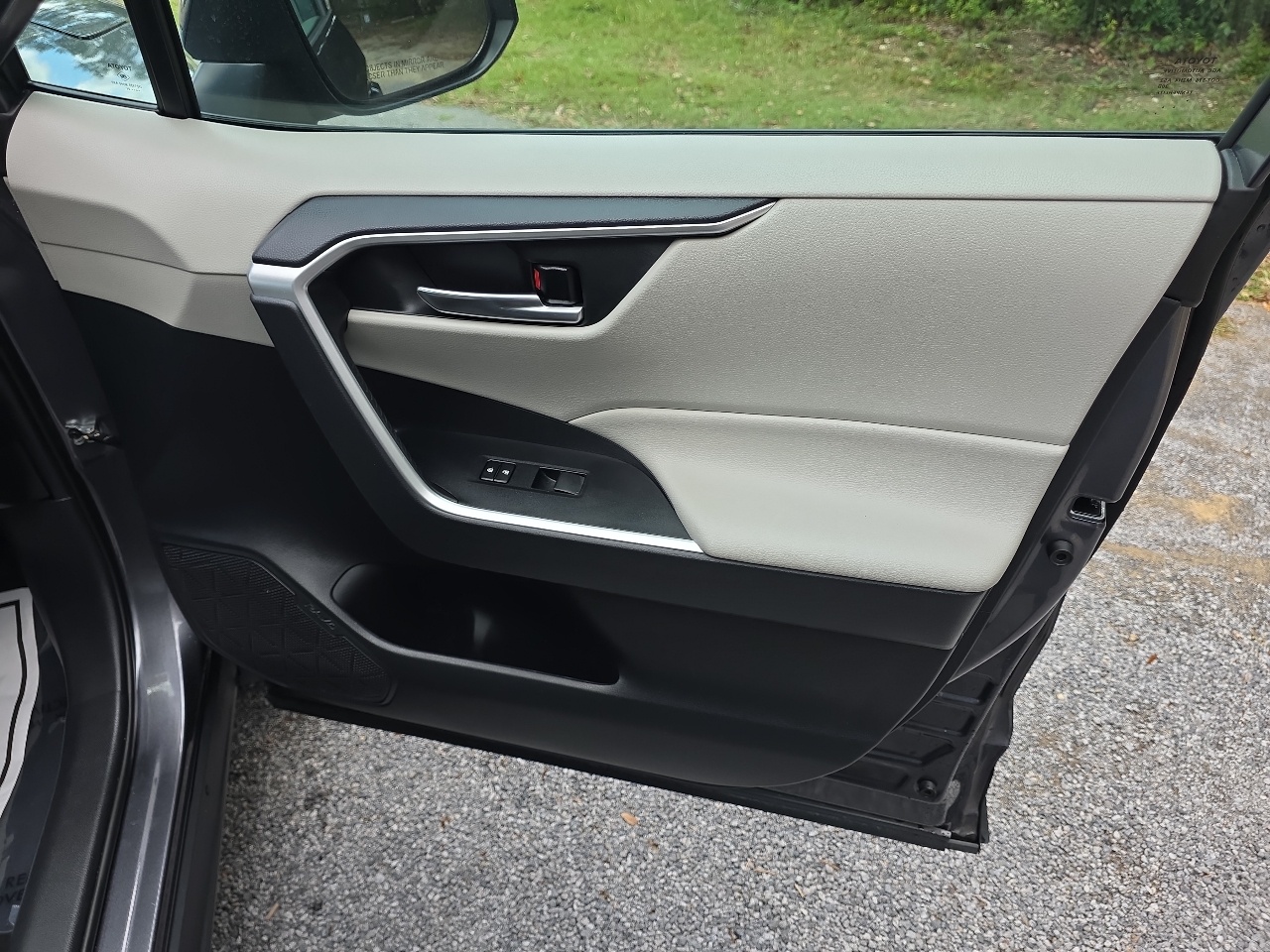 Toyota RAV4 Hybrid XLE 2021