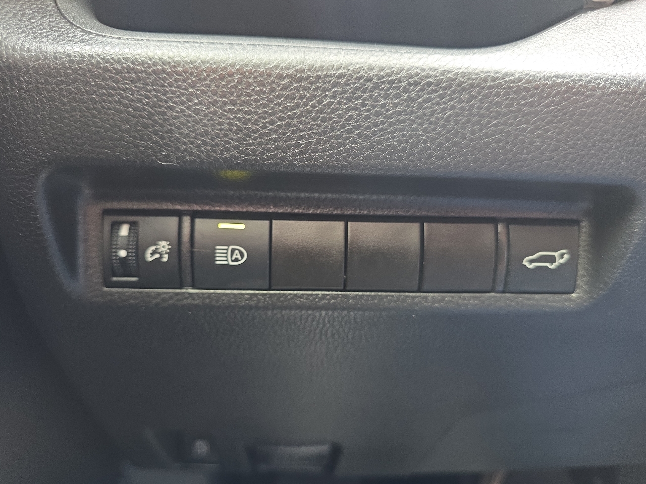Toyota RAV4 Hybrid XLE 2021