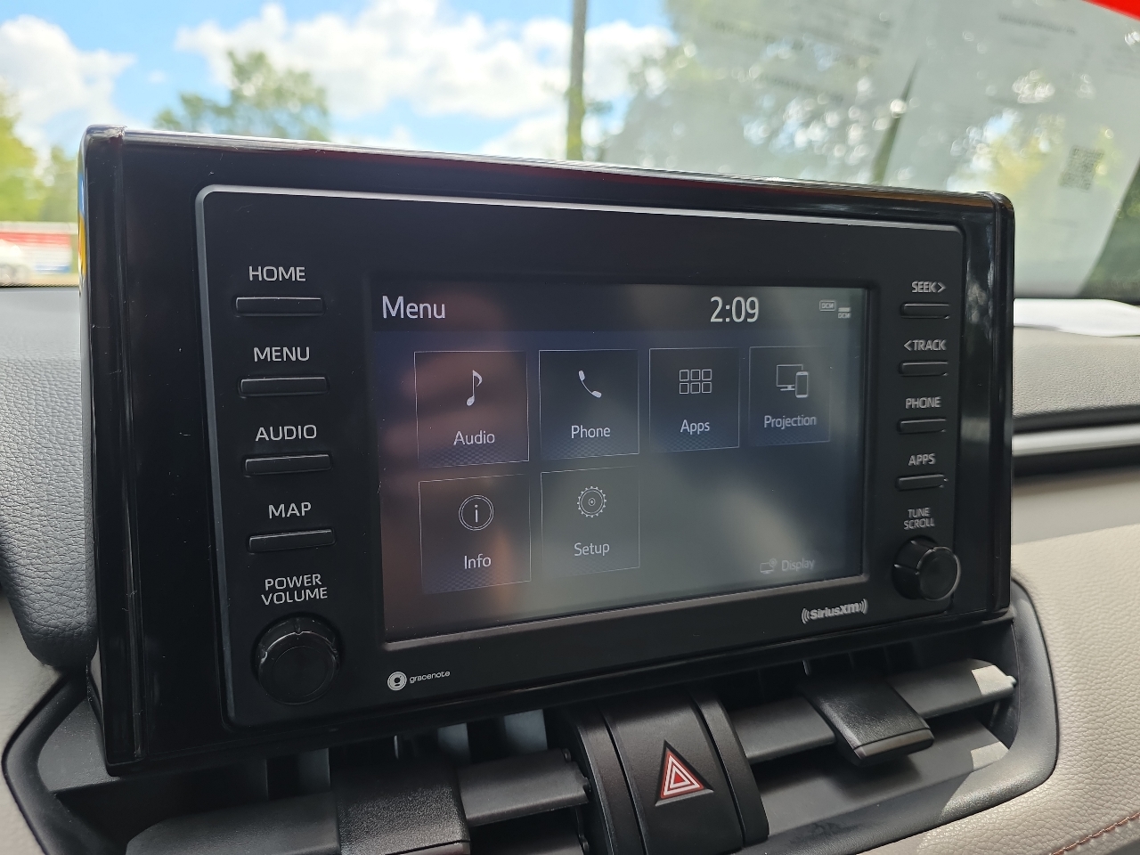 Toyota RAV4 Hybrid XLE 2021