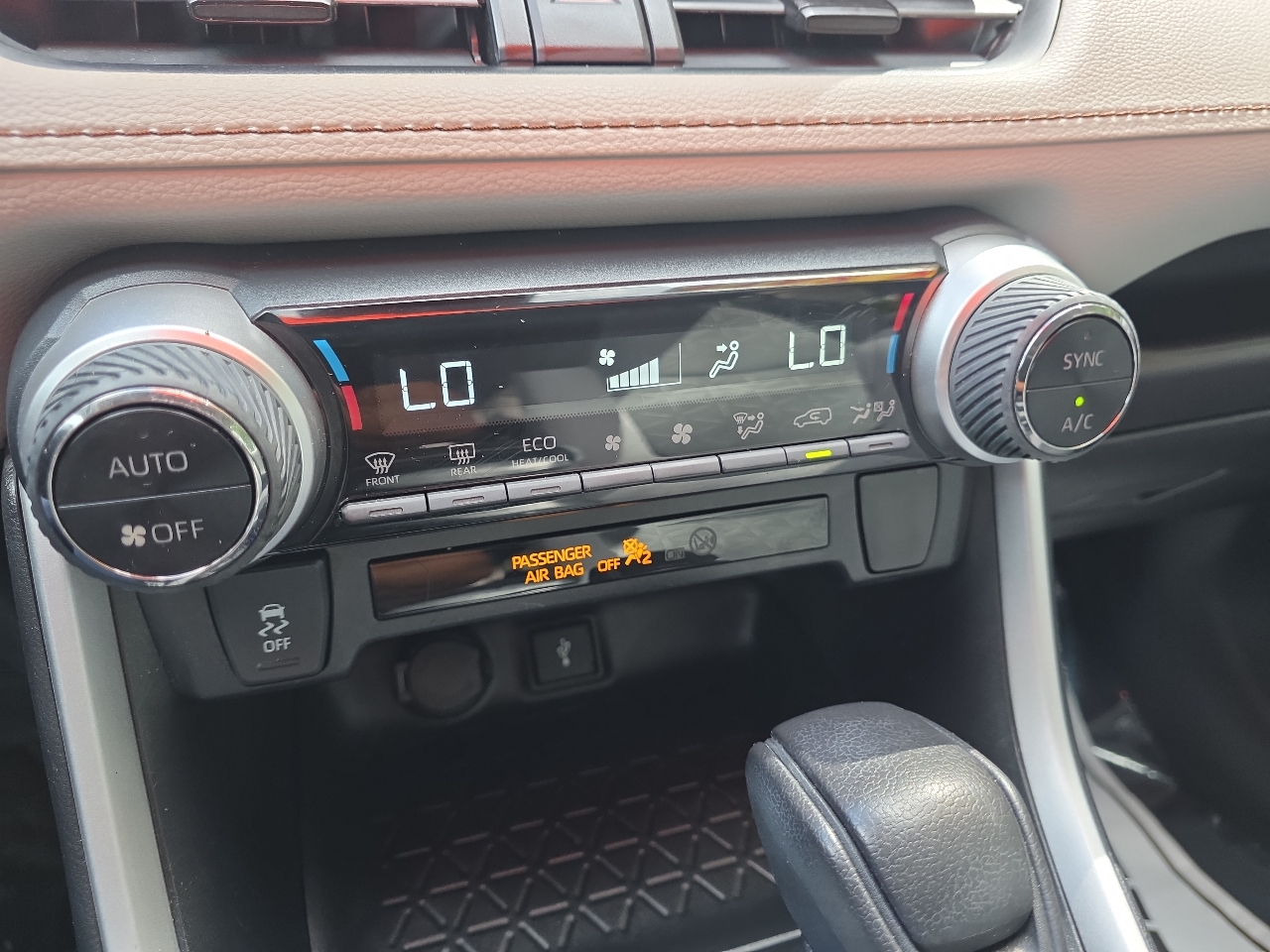 Toyota RAV4 Hybrid XLE 2021