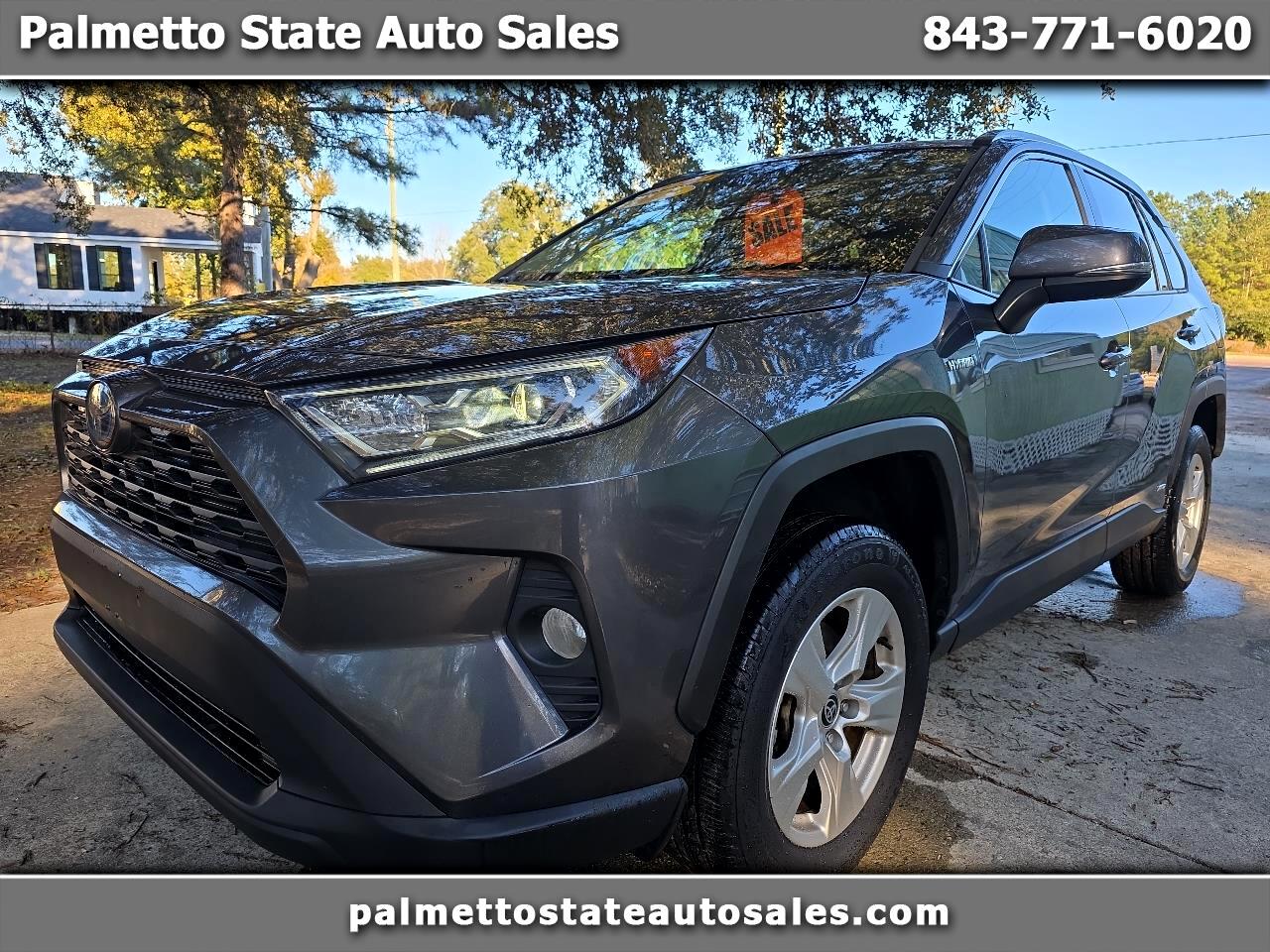 2021 Toyota RAV4 XLE's photo