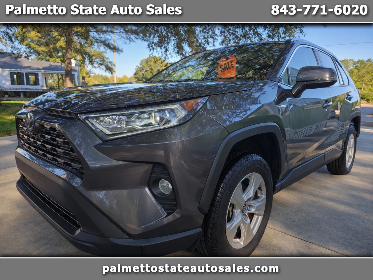 2021 Toyota RAV4 XLE's photo