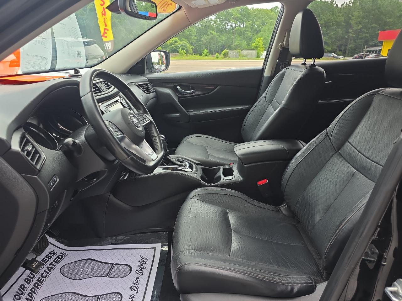 Nissan Rogue SV 4D SUV AWD 2017