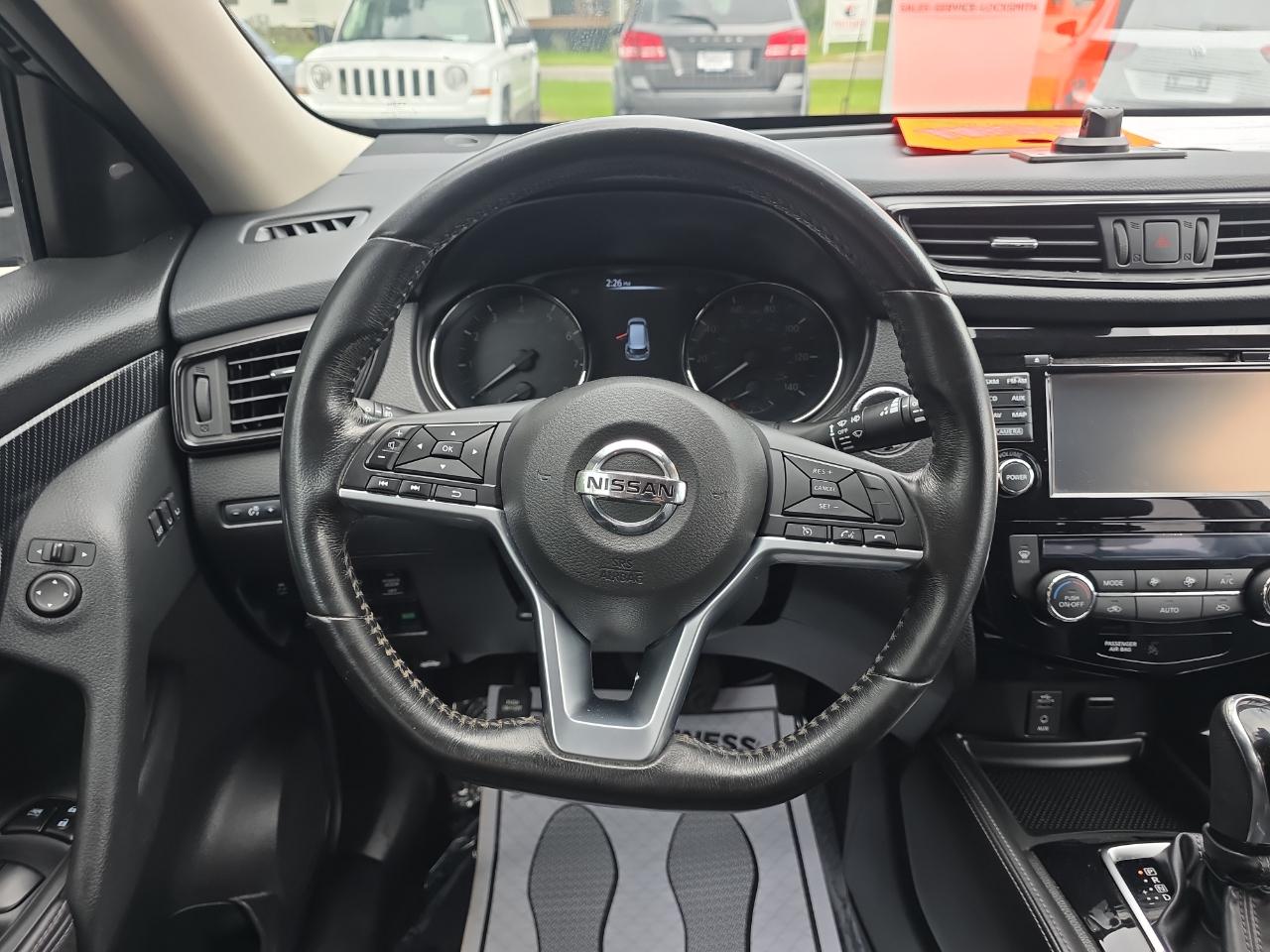 Nissan Rogue SV 4D SUV AWD 2017