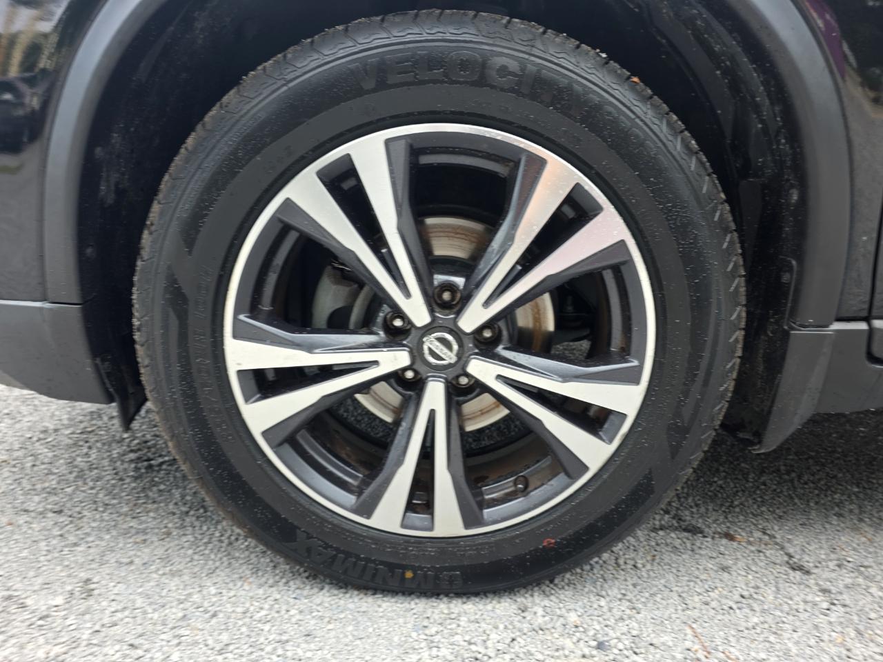Nissan Rogue SV 4D SUV AWD 2017