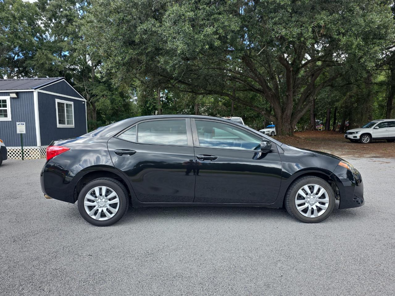 Toyota Corolla L CVT 2017