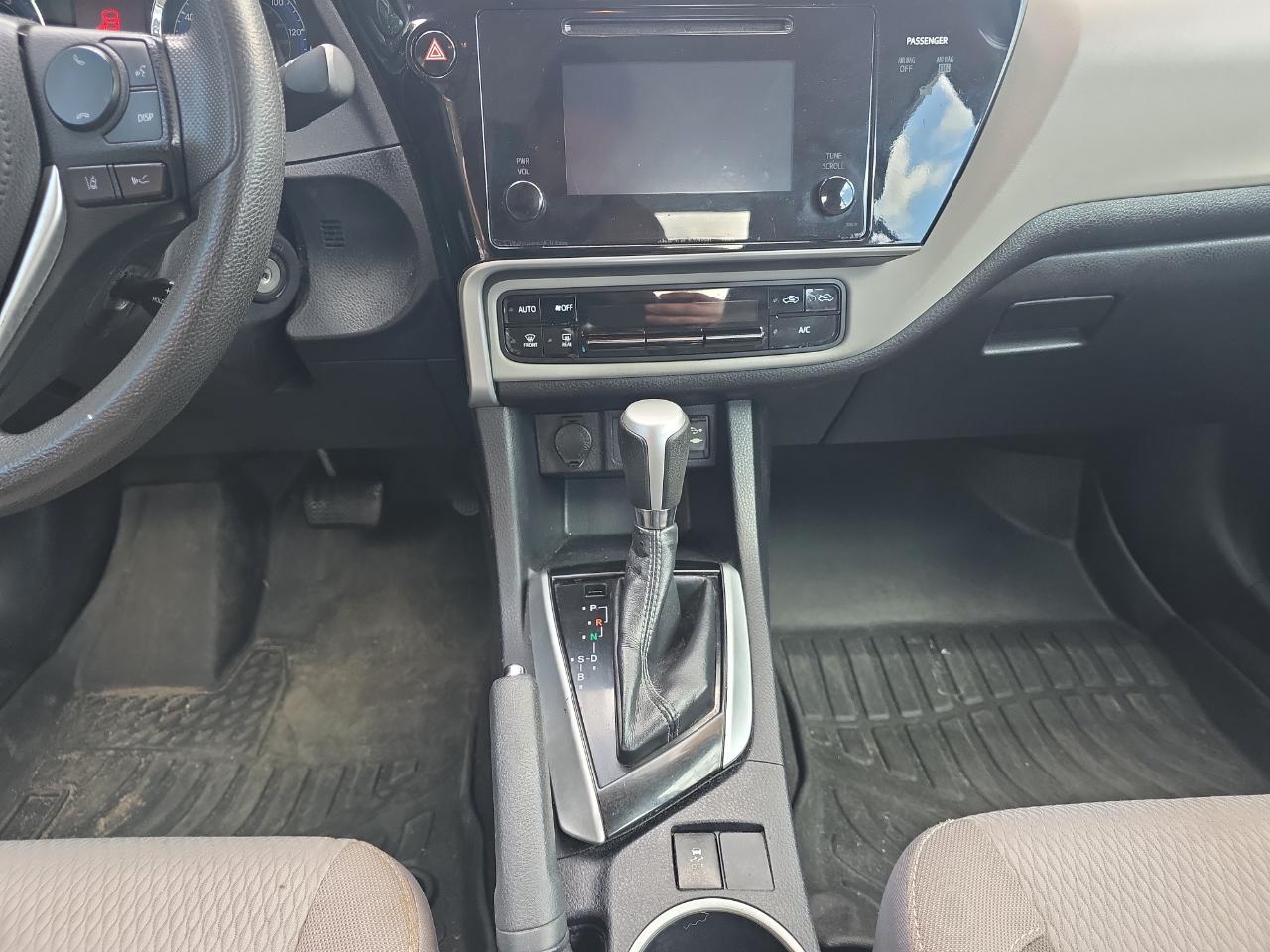 Toyota Corolla L CVT 2017