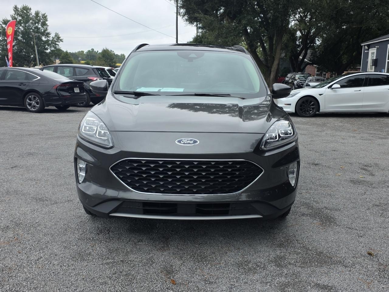 Ford Escape Hybrid Titanium 2020