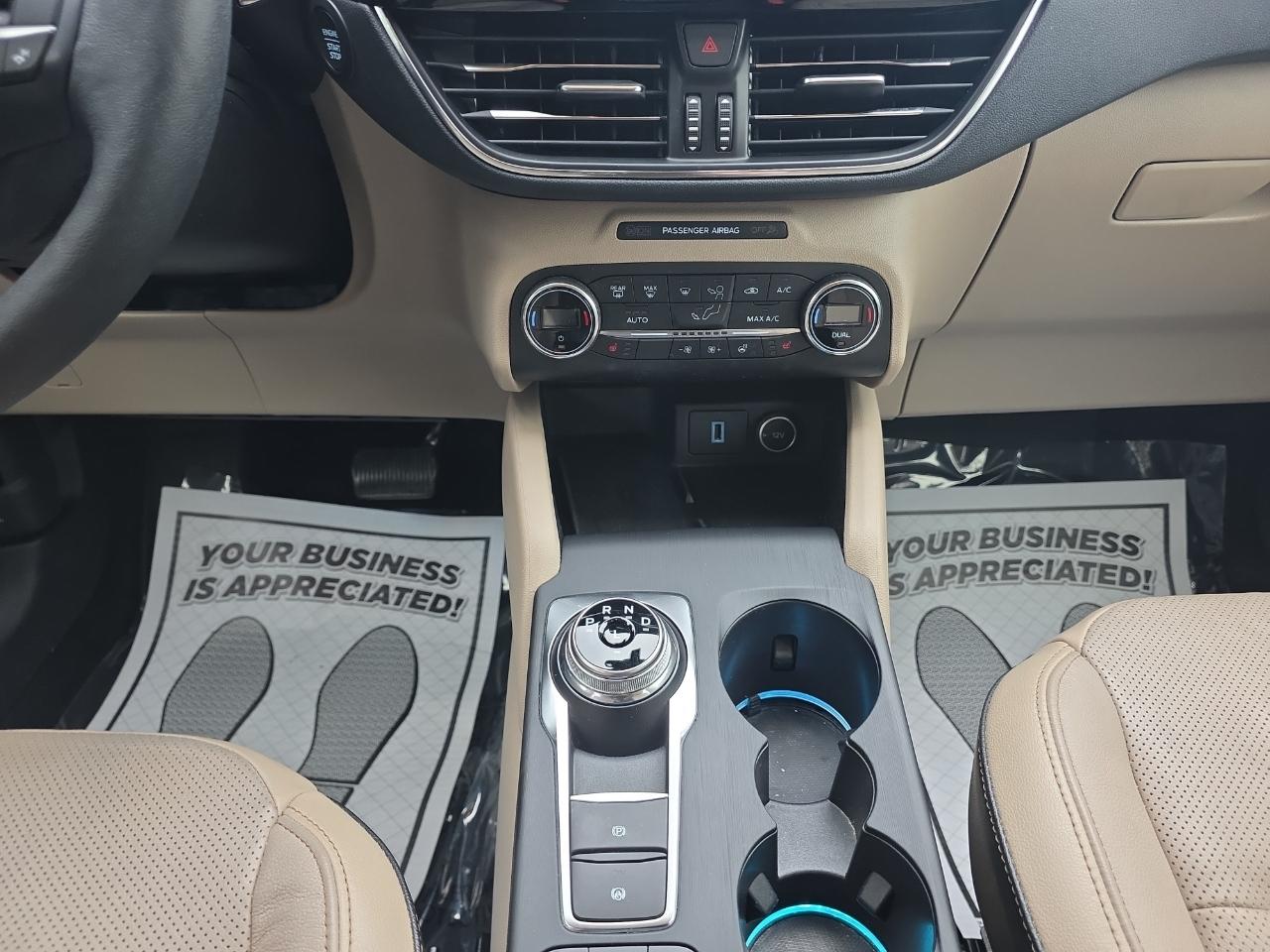 Ford Escape Hybrid Titanium 2020