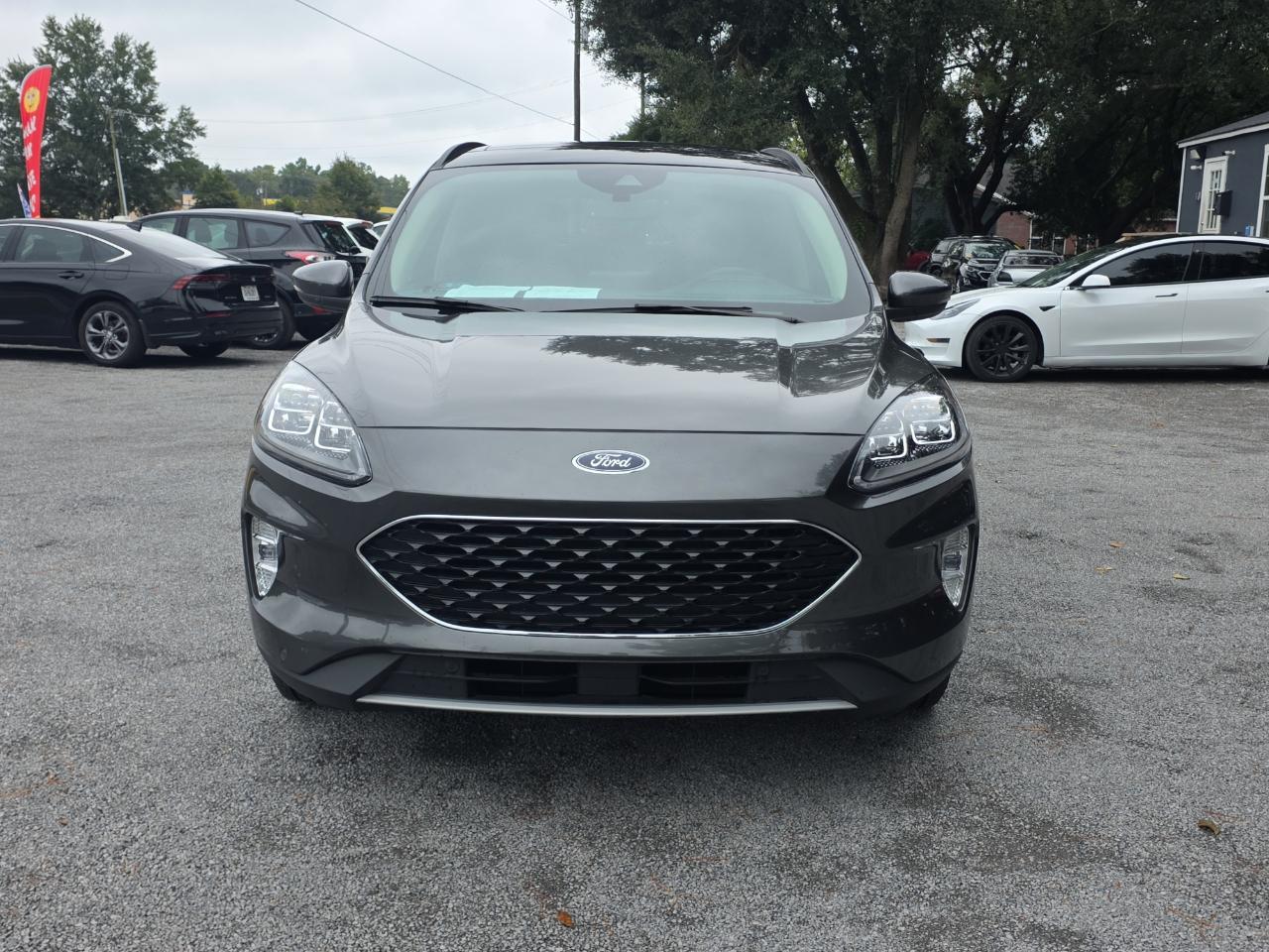 Ford Escape Hybrid Titanium 2020