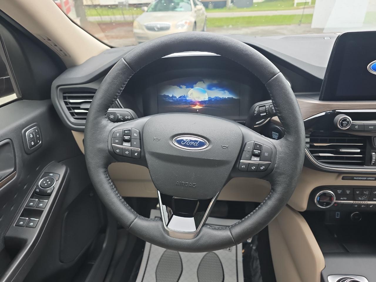 Ford Escape Hybrid Titanium 2020