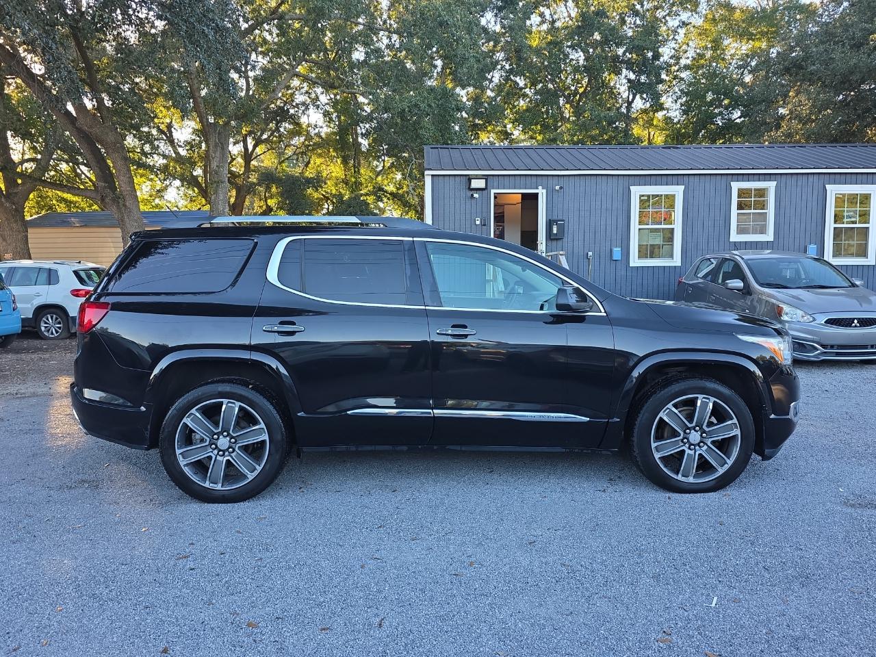 GMC Acadia Denali AWD 2017