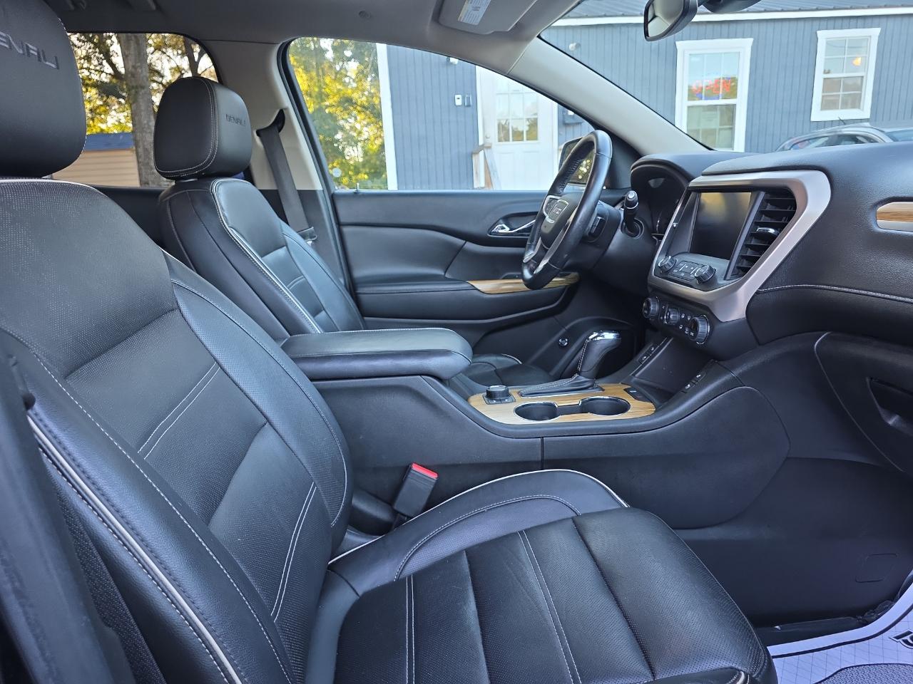 GMC Acadia Denali AWD 2017