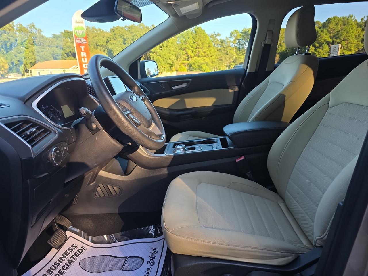 Ford Edge SE FWD 2021
