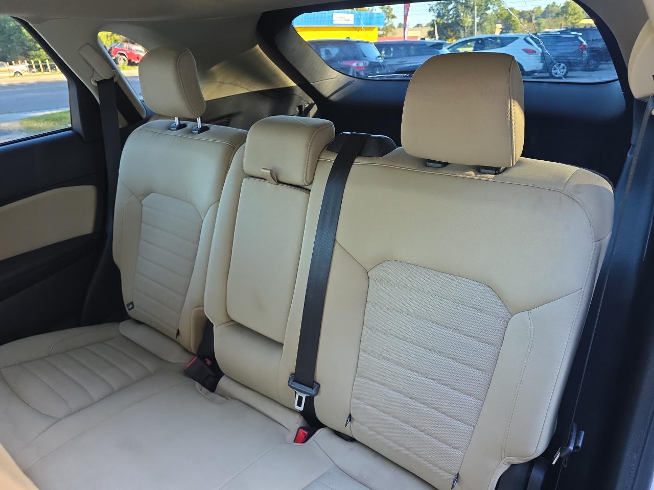 Ford Edge SE FWD 2021