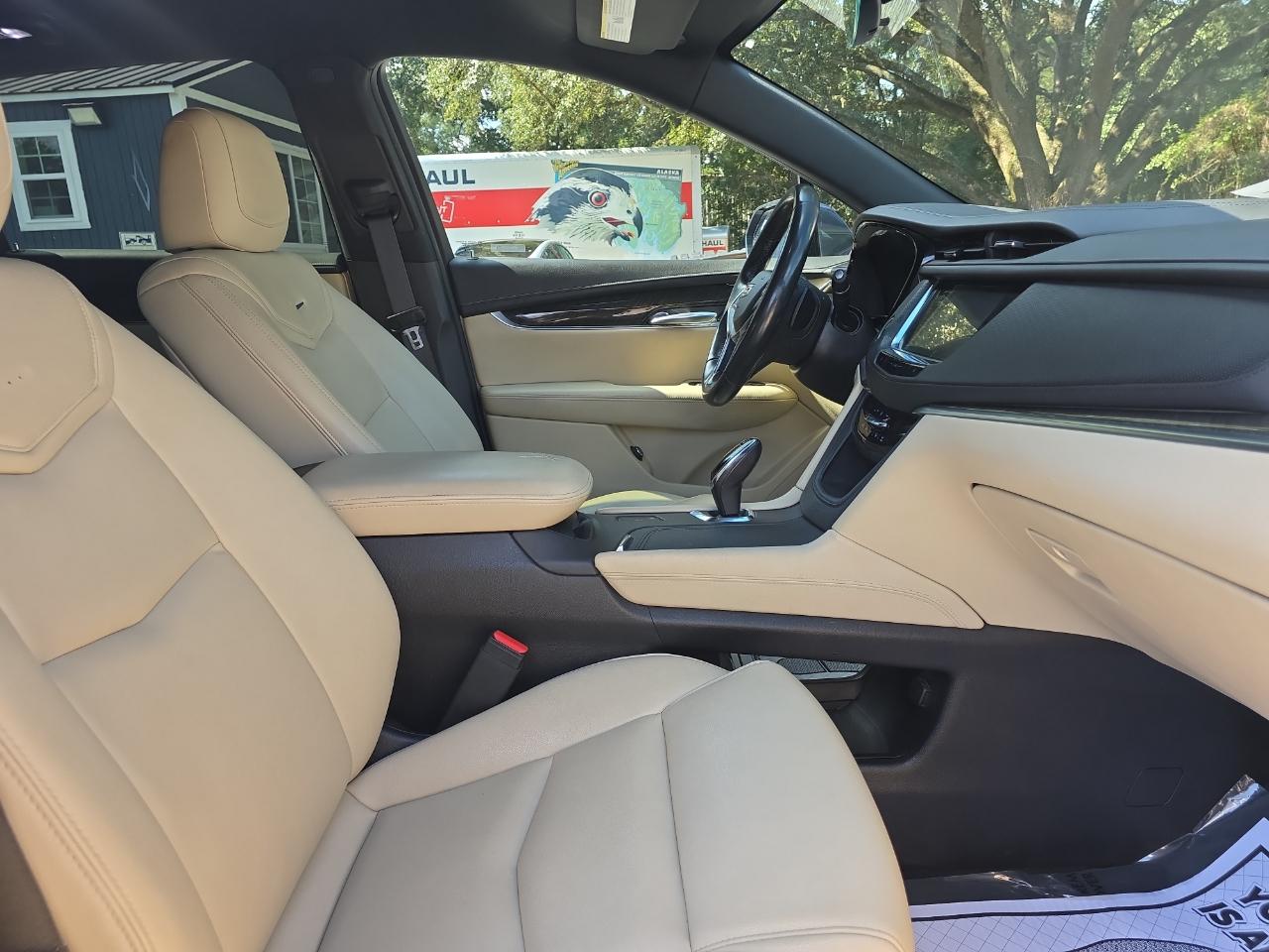 Cadillac XT5 Base 2019