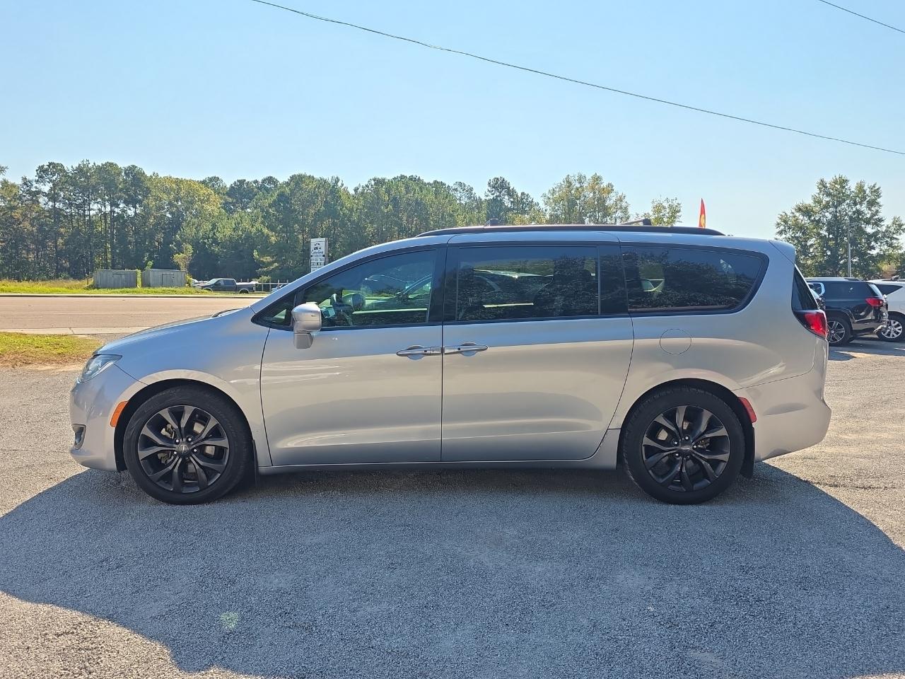 Chrysler Pacifica Touring-L Plus 2019