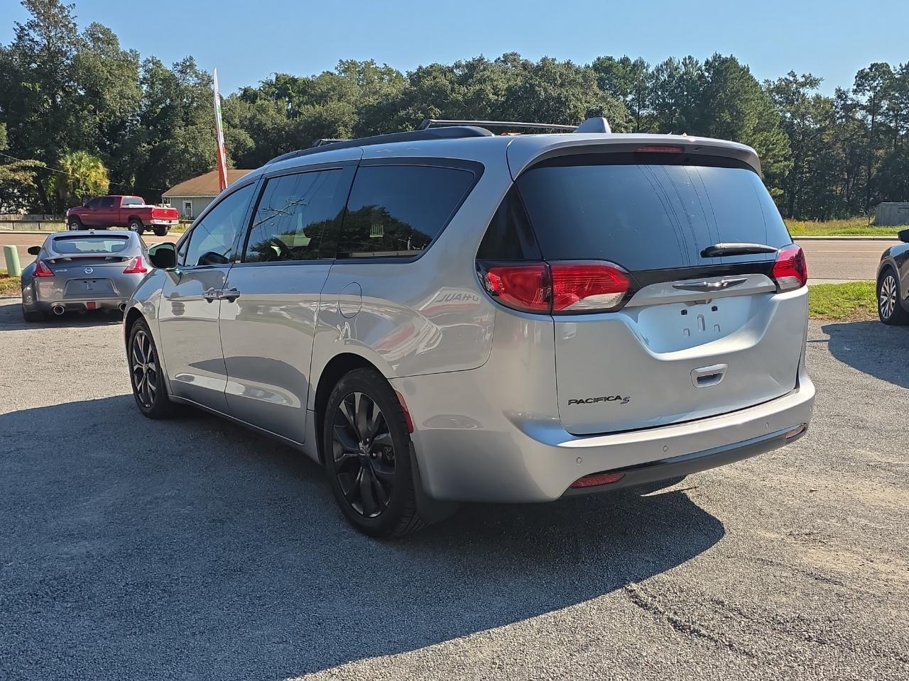 Chrysler Pacifica Touring-L Plus 2019