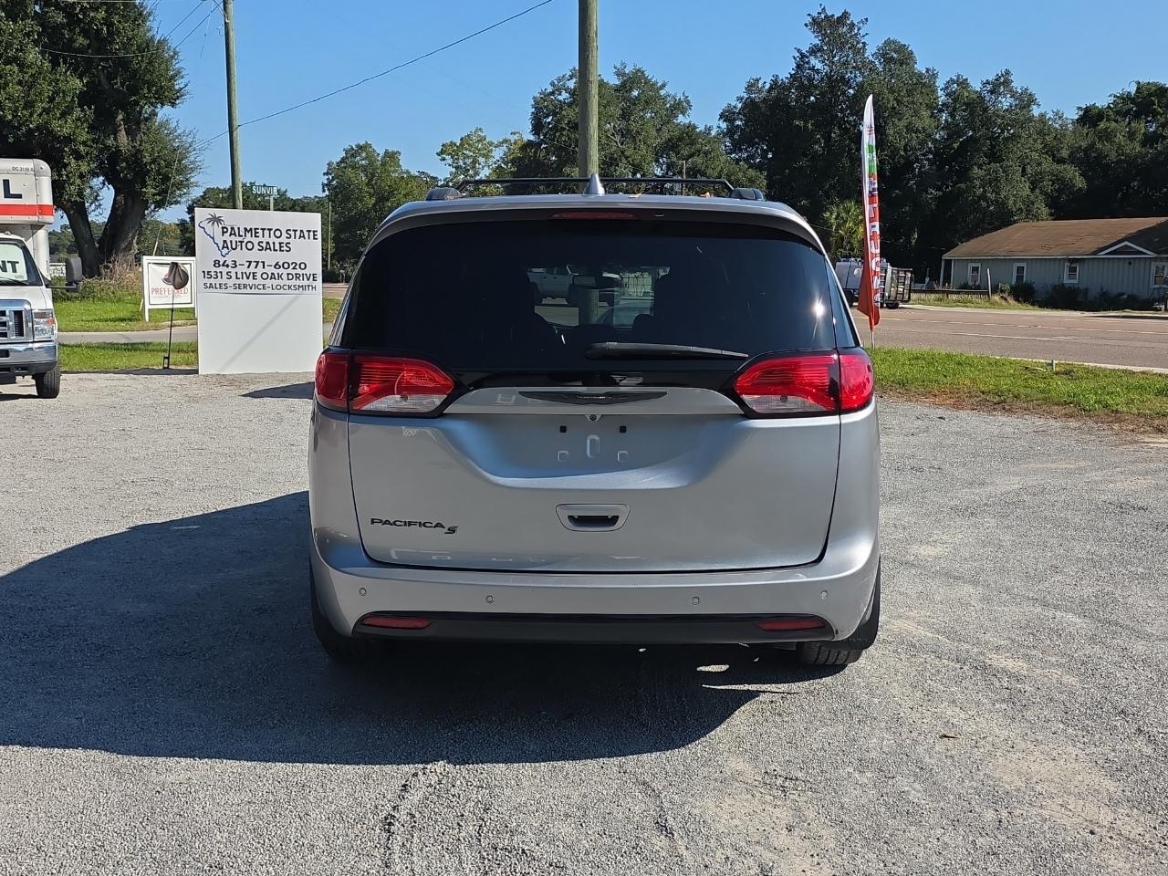 Chrysler Pacifica Touring-L Plus 2019