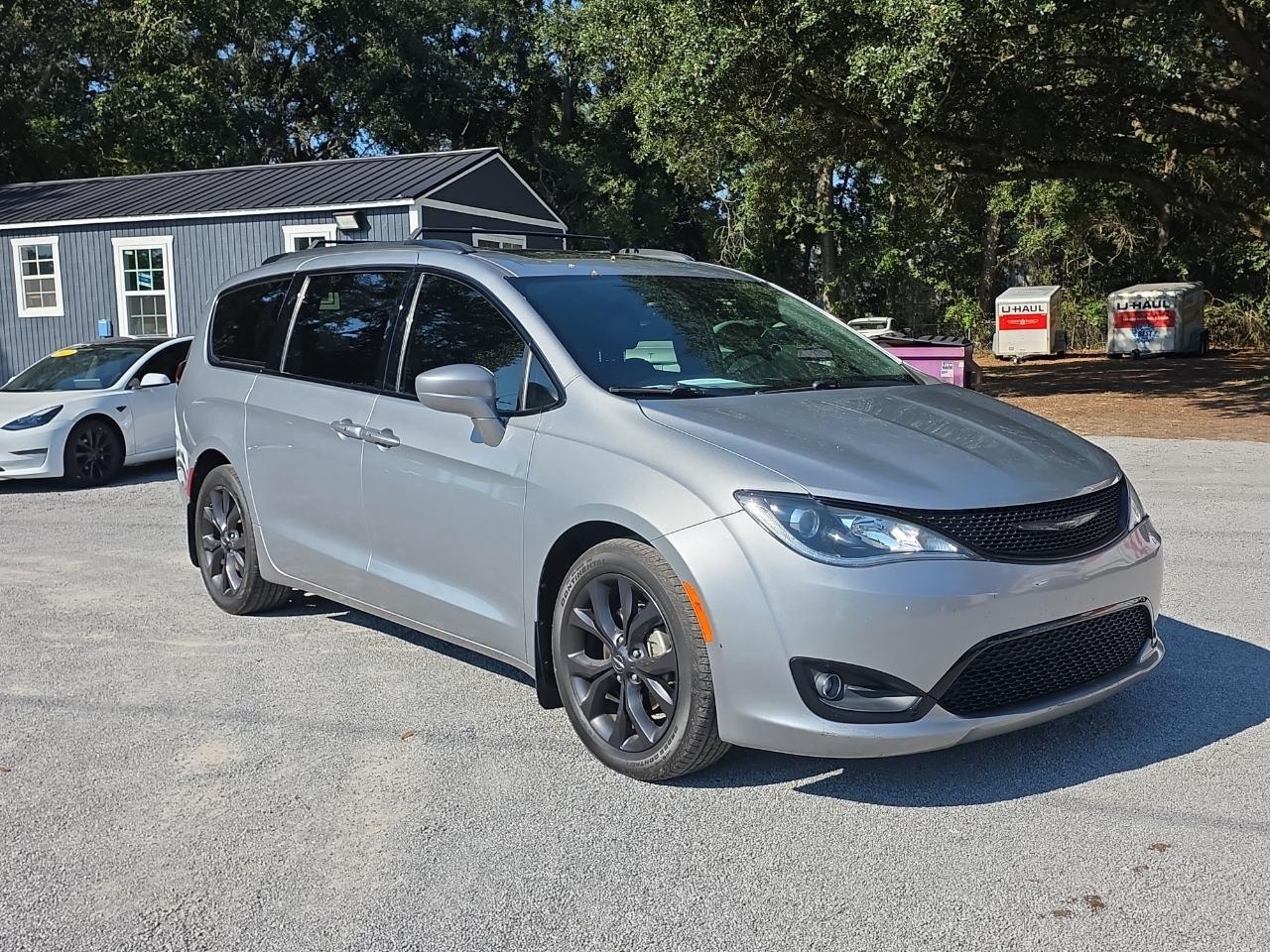 Chrysler Pacifica Touring-L Plus 2019