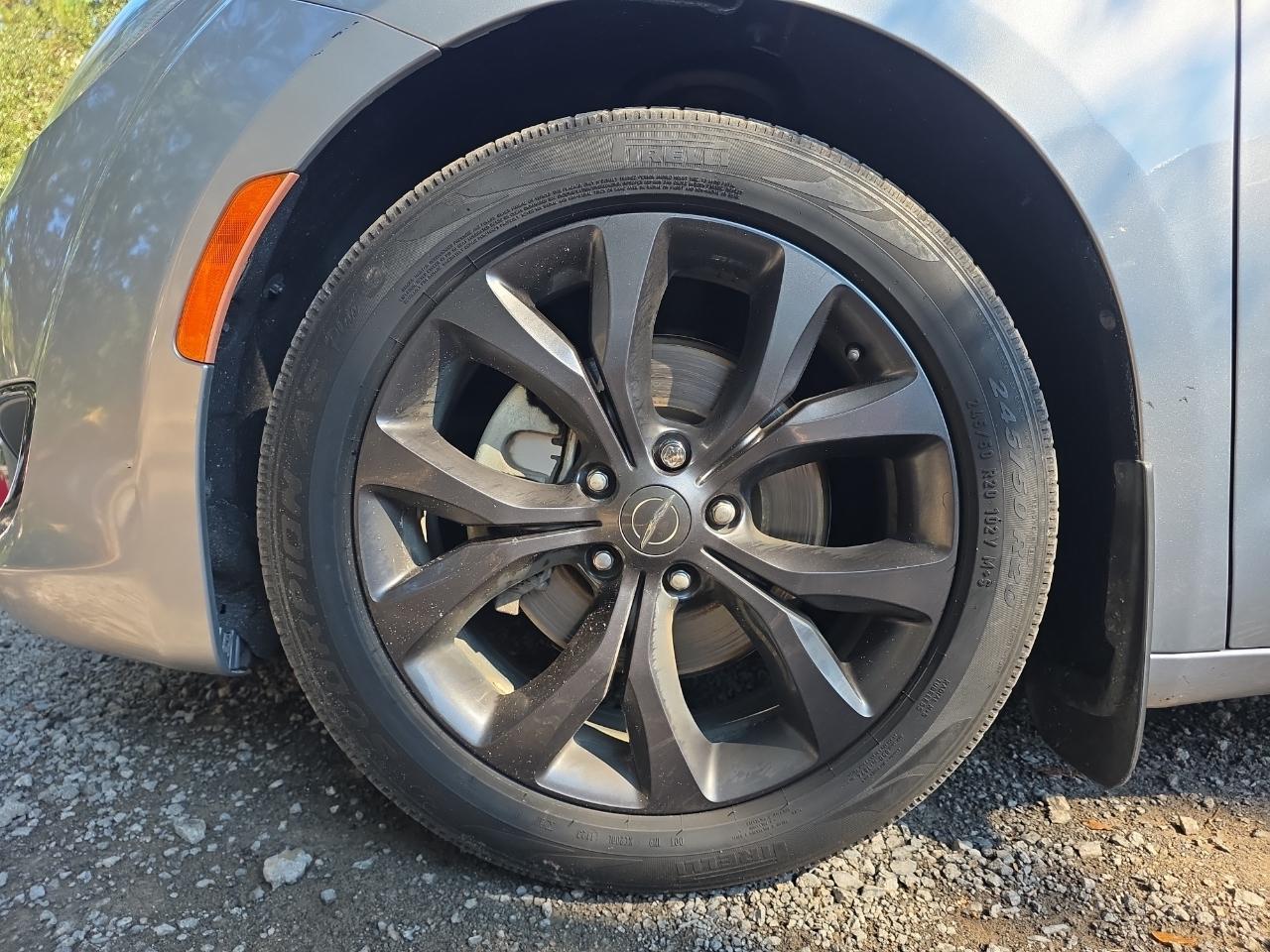 Chrysler Pacifica Touring-L Plus 2019