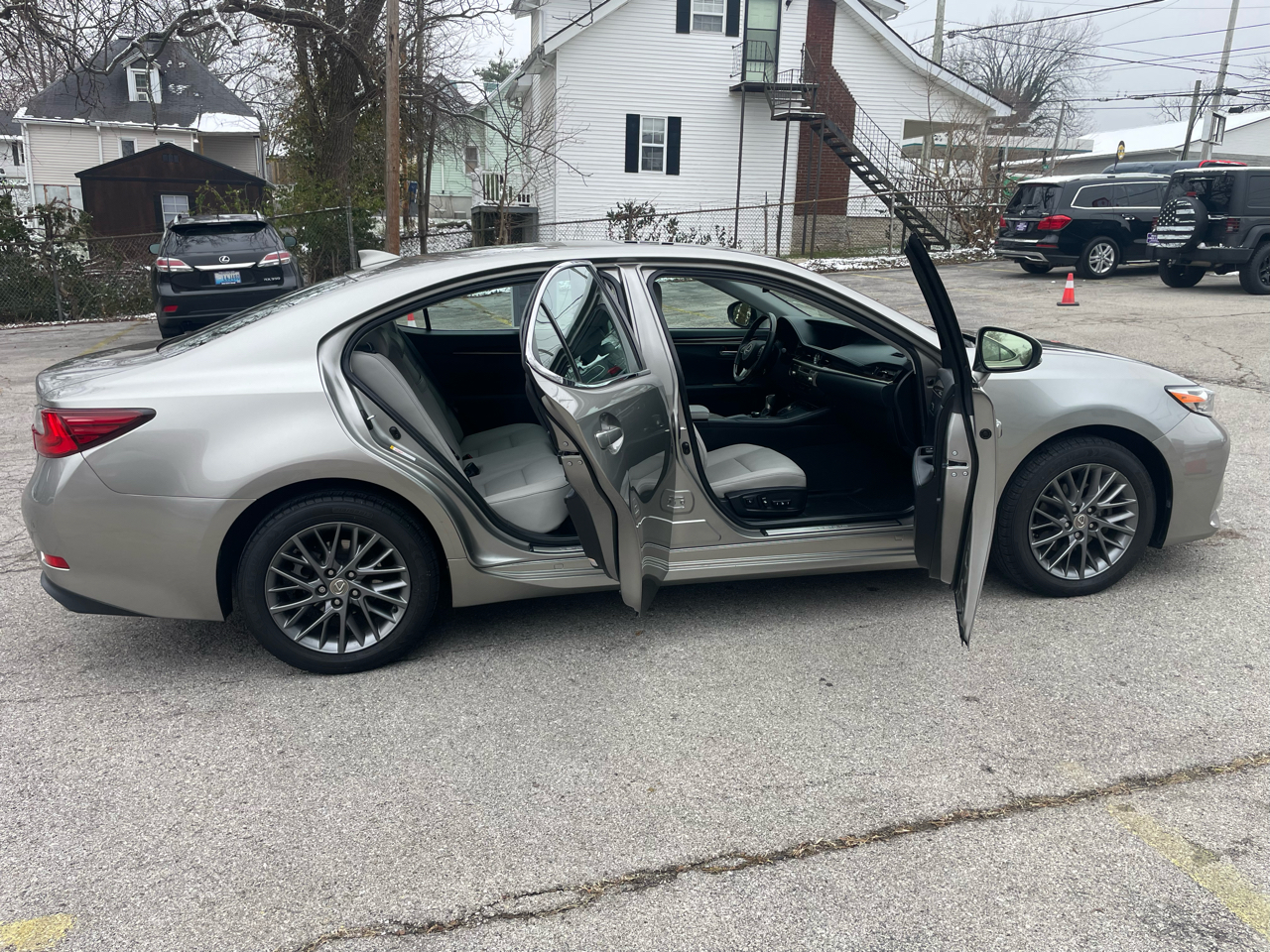 Lexus ES ES 350 FWD 2018