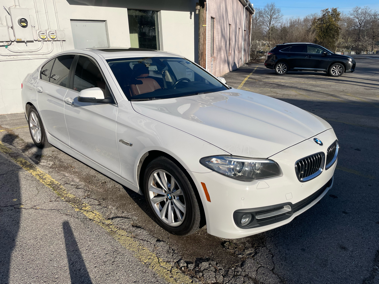 BMW 5 Series 4dr Sdn 528i RWD 2016