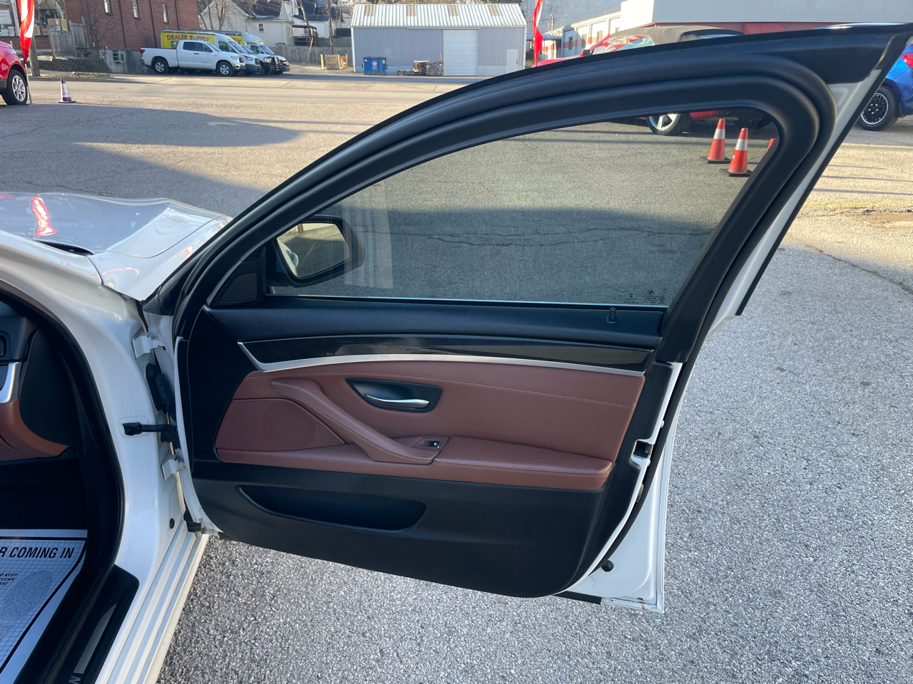 BMW 5 Series 4dr Sdn 528i RWD 2016