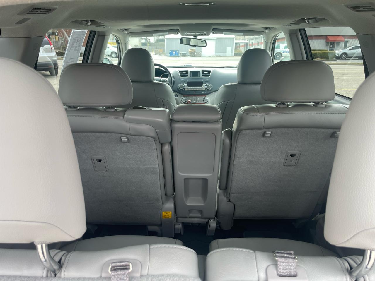 Toyota Highlander 4WD 4dr V6 Limited (Natl) 2012