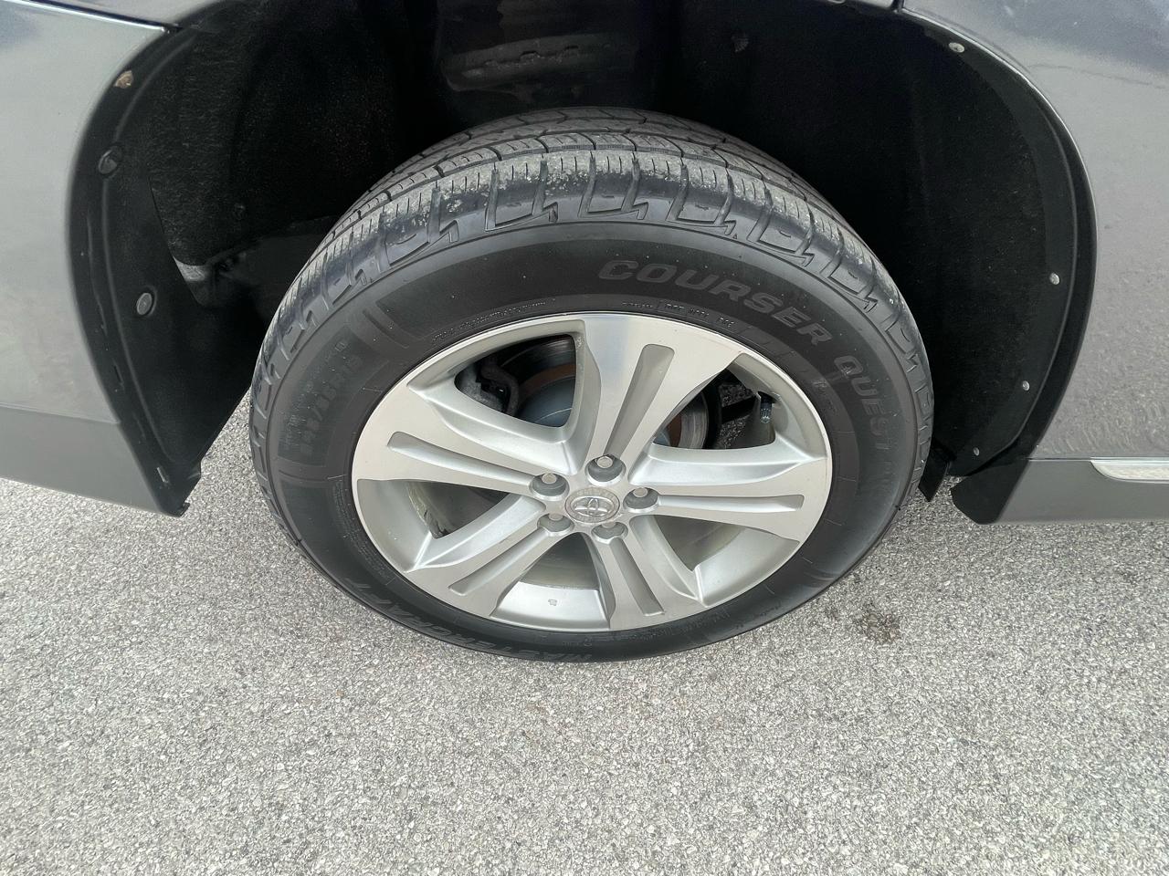 Toyota Highlander 4WD 4dr V6 Limited (Natl) 2012