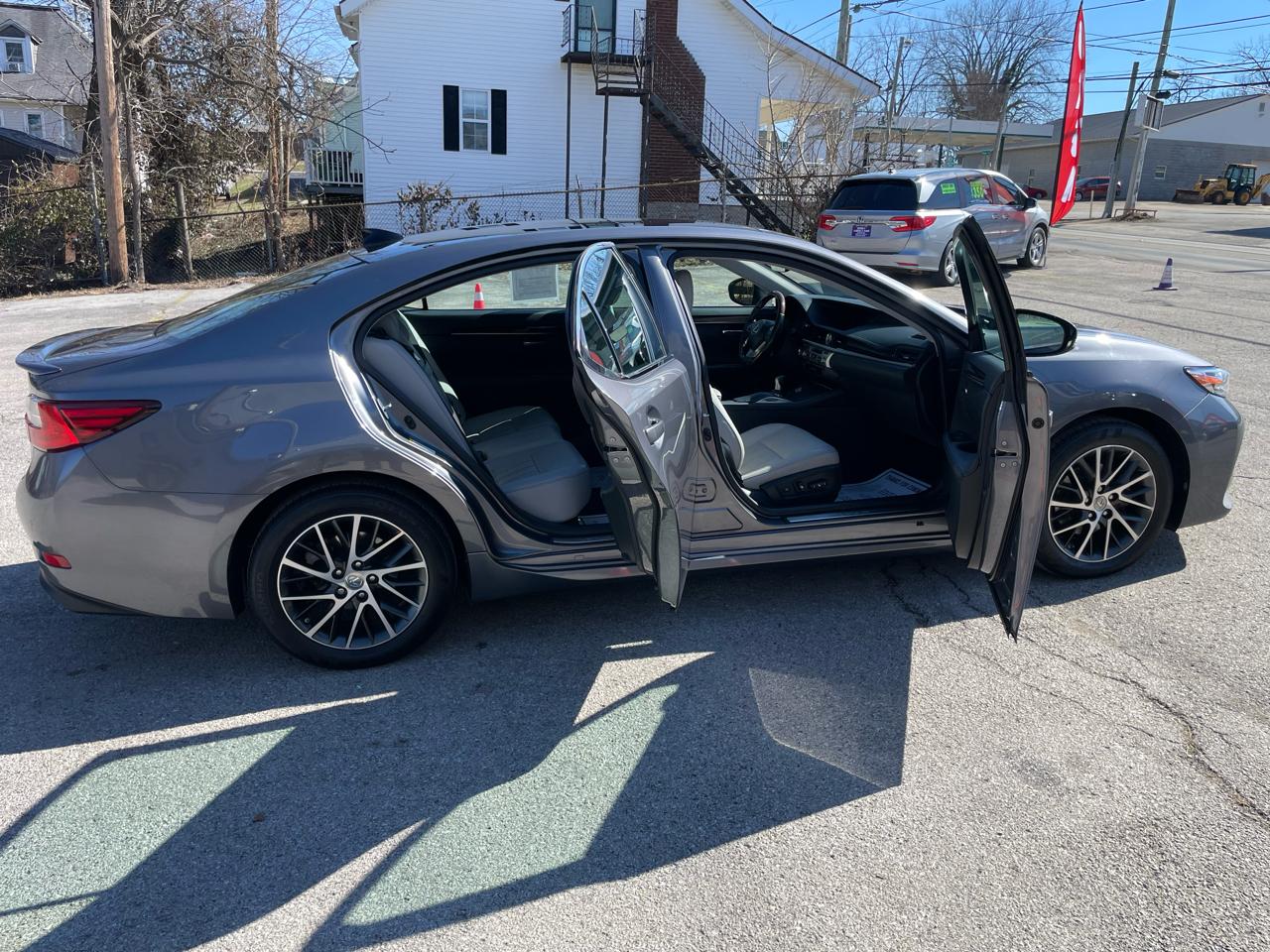 Lexus ES 350 4dr Sdn 2016