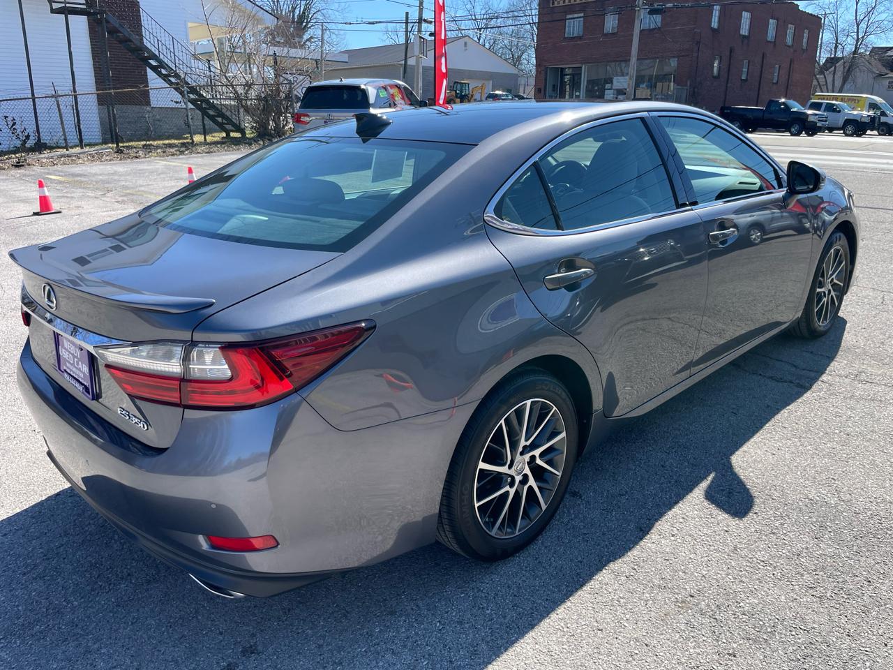 Lexus ES 350 4dr Sdn 2016