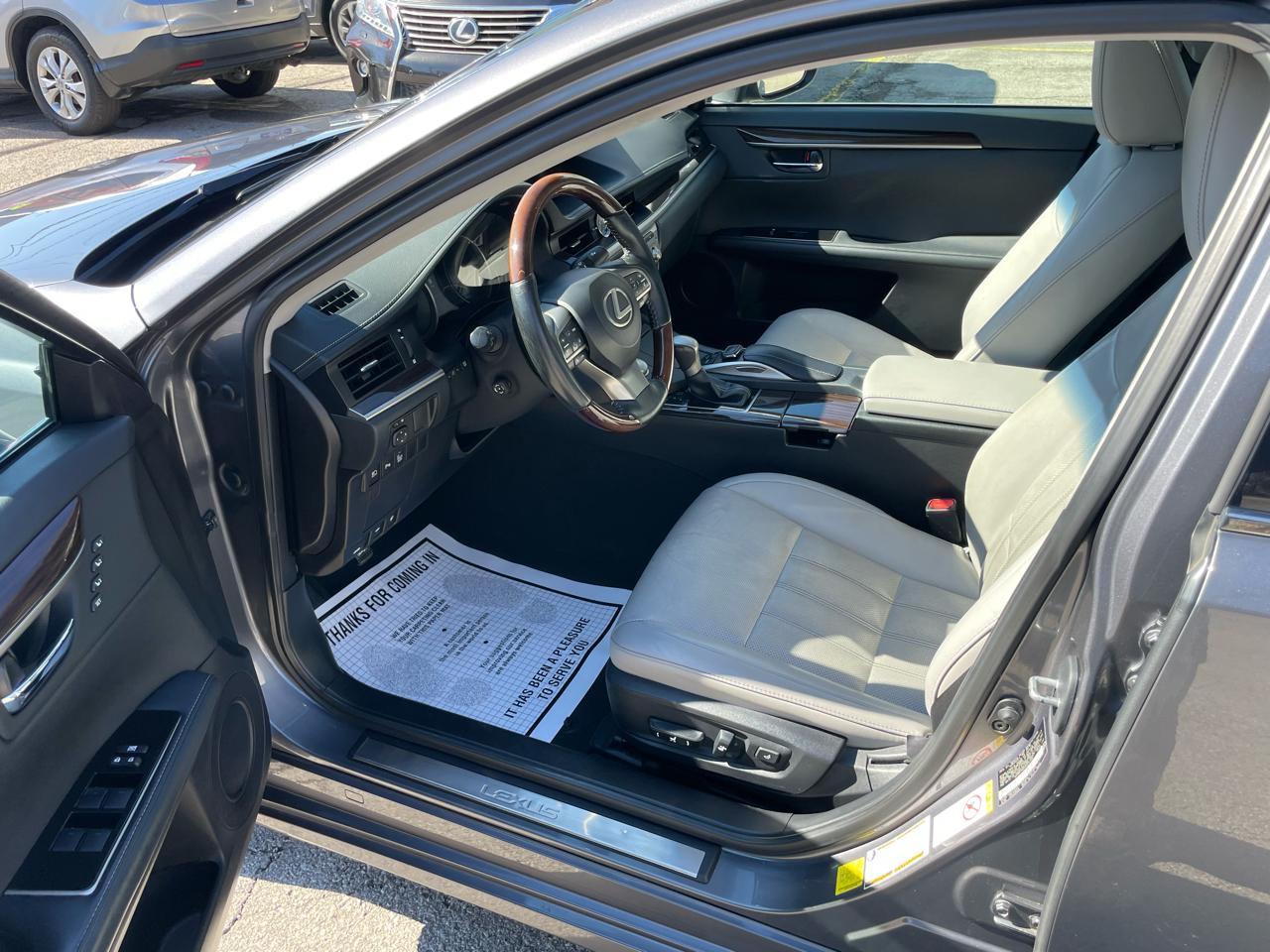 Lexus ES 350 4dr Sdn 2016