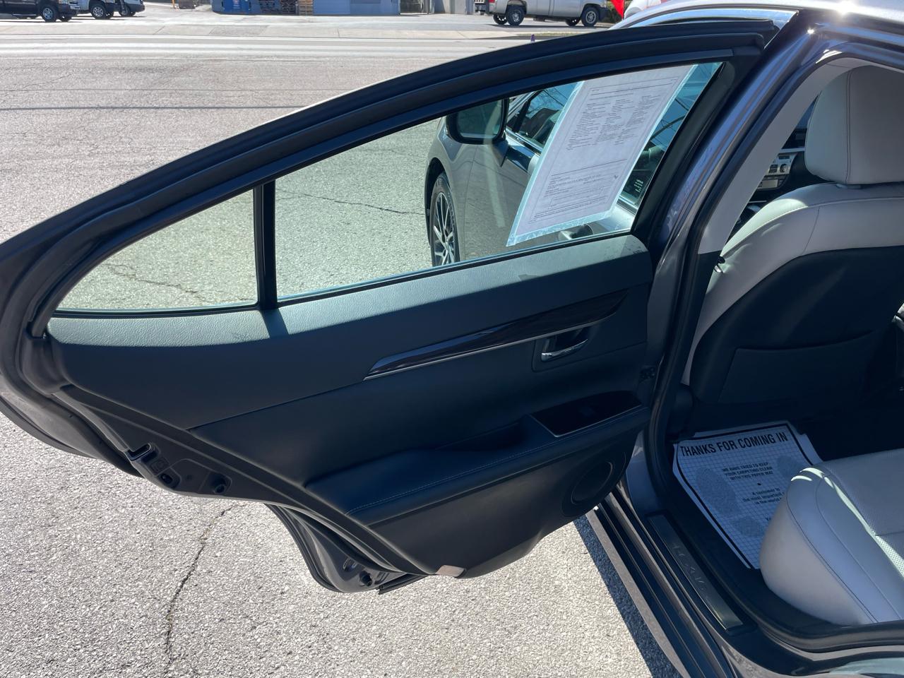 Lexus ES 350 4dr Sdn 2016