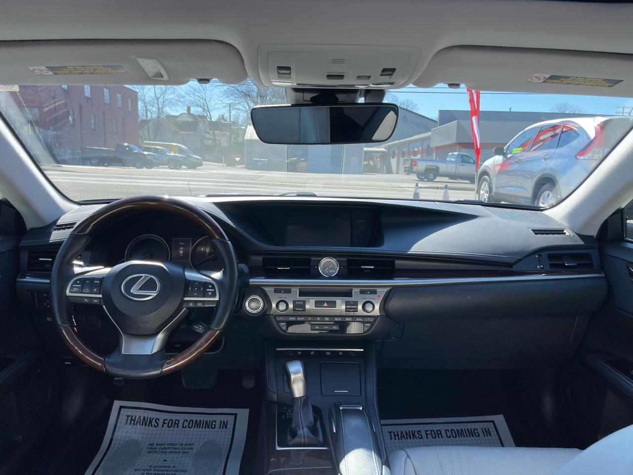 Lexus ES 350 4dr Sdn 2016