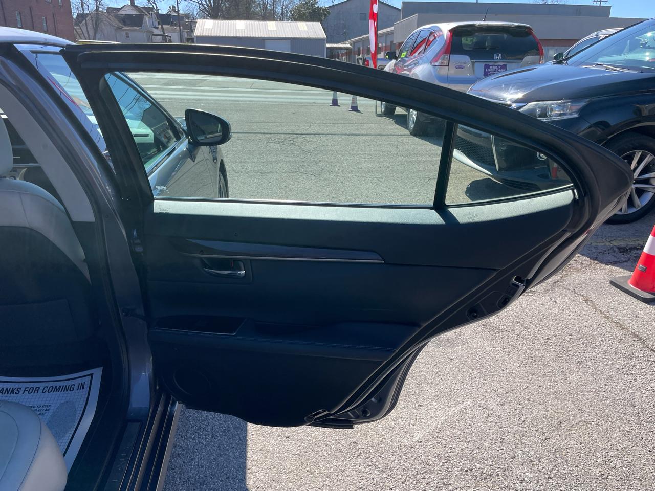 Lexus ES 350 4dr Sdn 2016