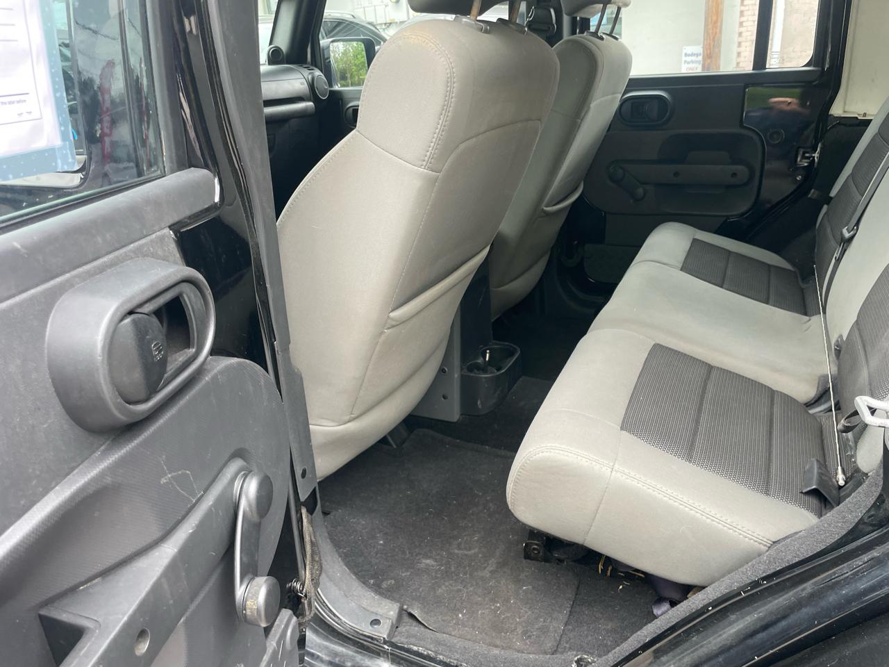 Jeep Wrangler Unlimited 4WD 4dr Sport 2010