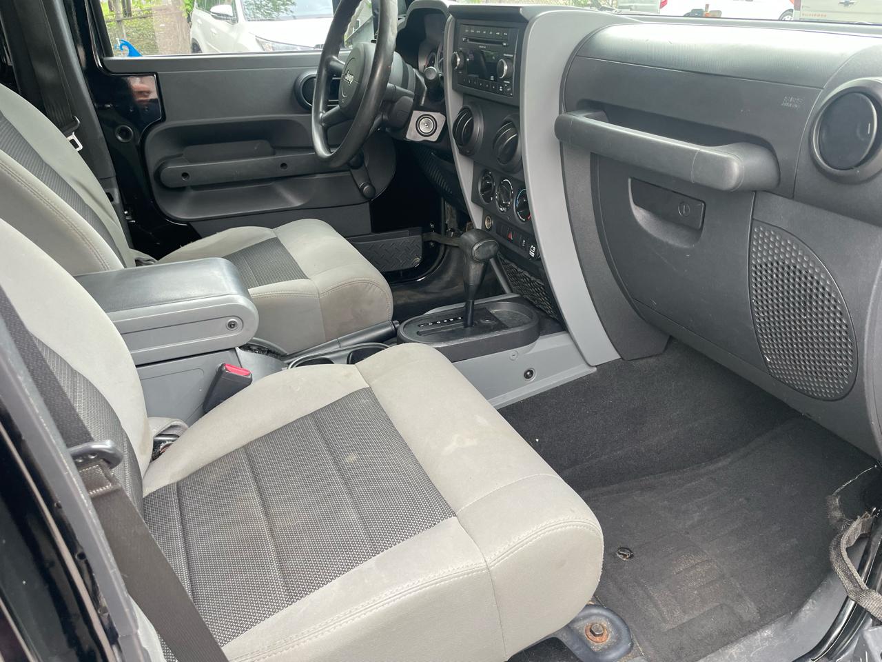 Jeep Wrangler Unlimited 4WD 4dr Sport 2010