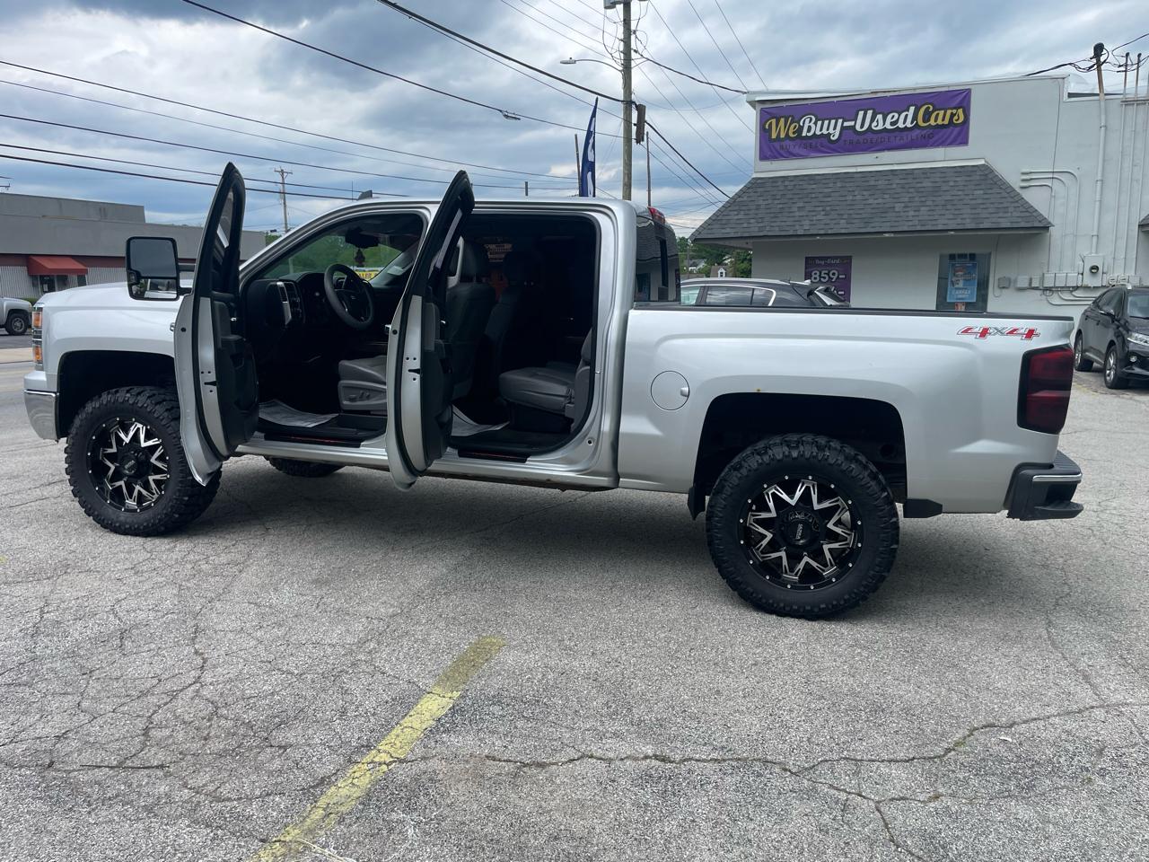 Chevrolet Silverado 1500 4WD Crew Cab 143.5" LTZ w/1LZ 2015