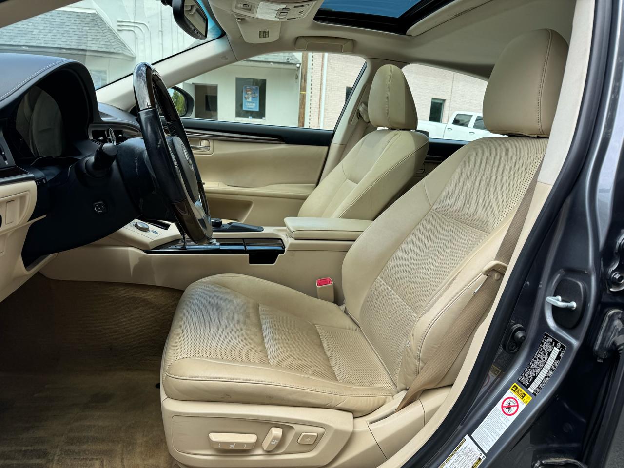 2014 Lexus ES 350 - Photo 8