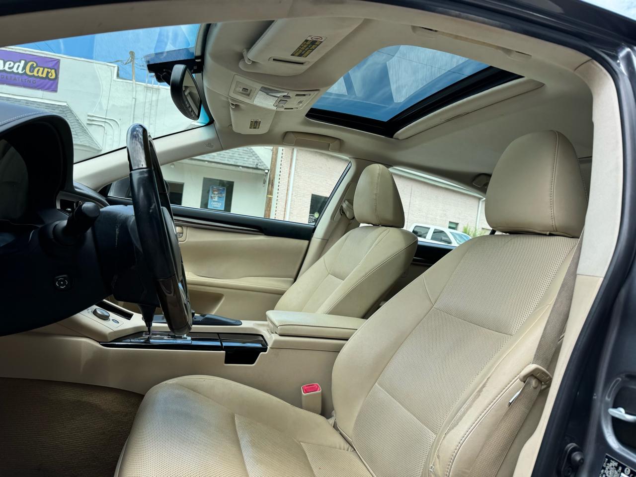 2014 Lexus ES 350 - Photo 9