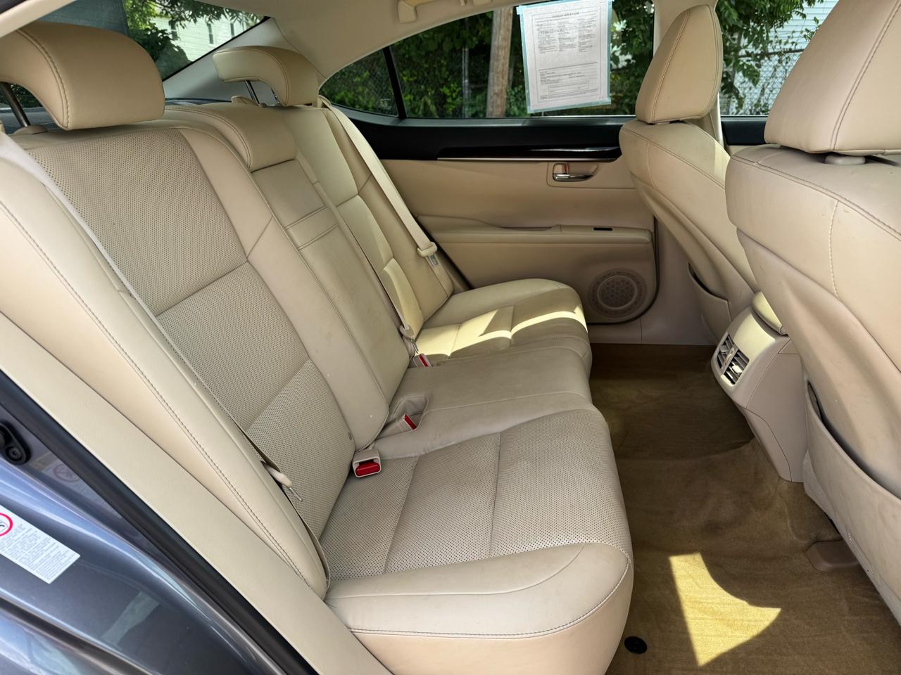 2014 Lexus ES 350 - Photo 14
