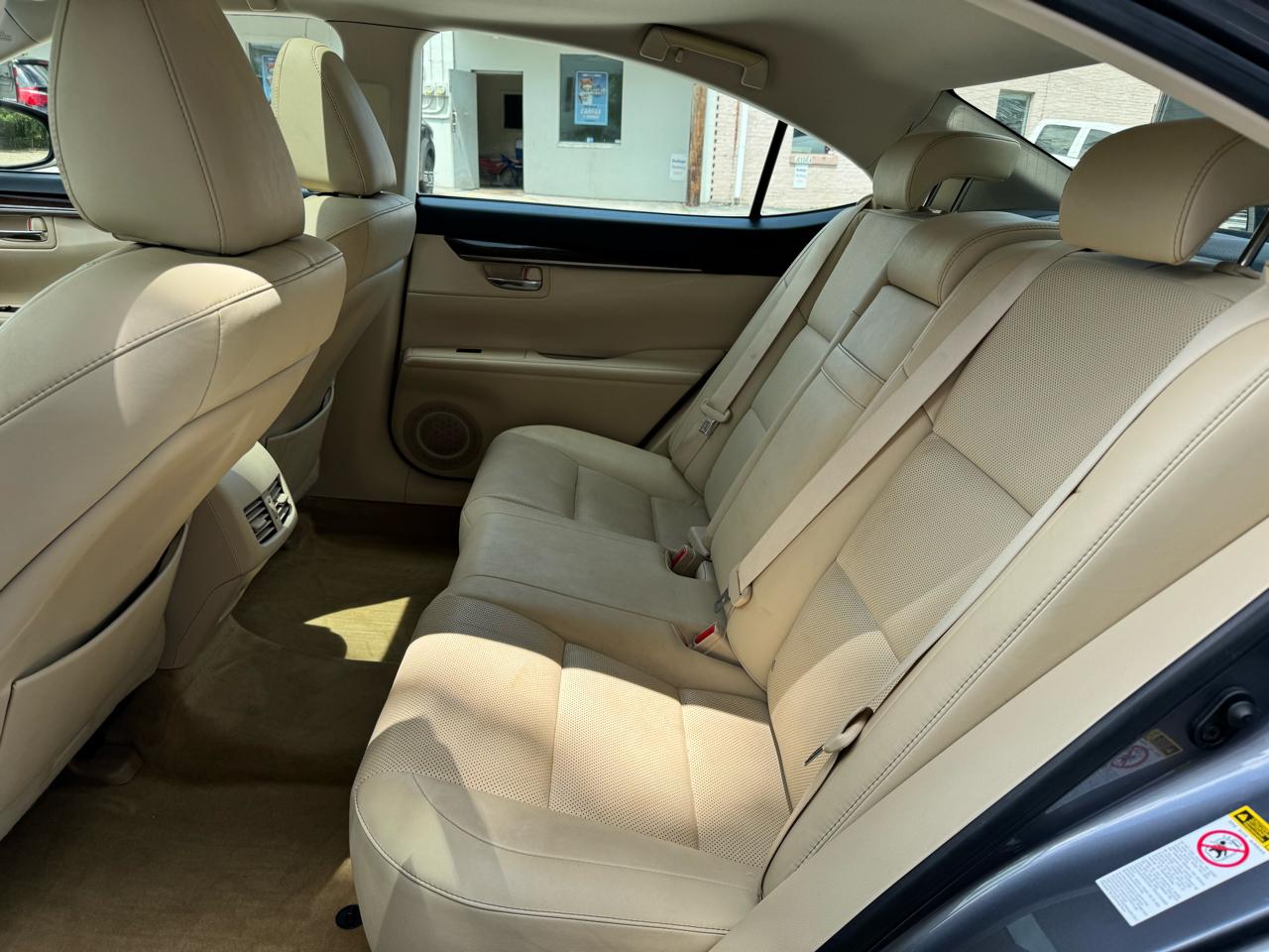 2014 Lexus ES 350 - Photo 16