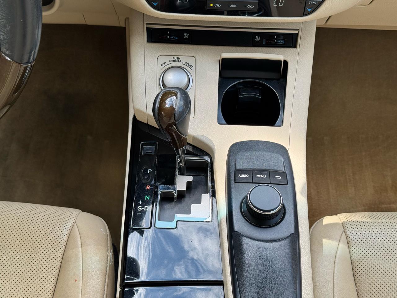 2014 Lexus ES 350 - Photo 23