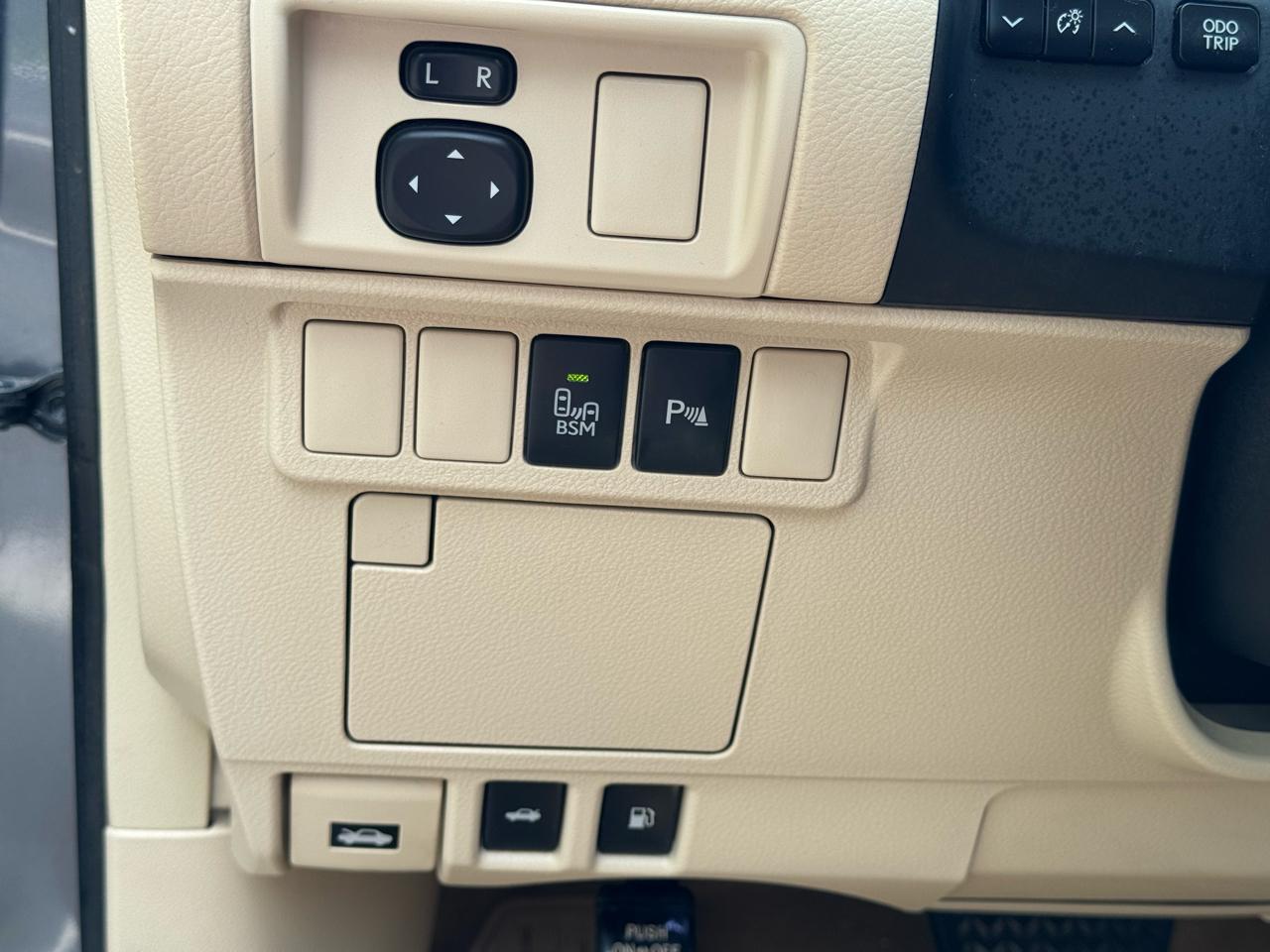 2014 Lexus ES 350 - Photo 24