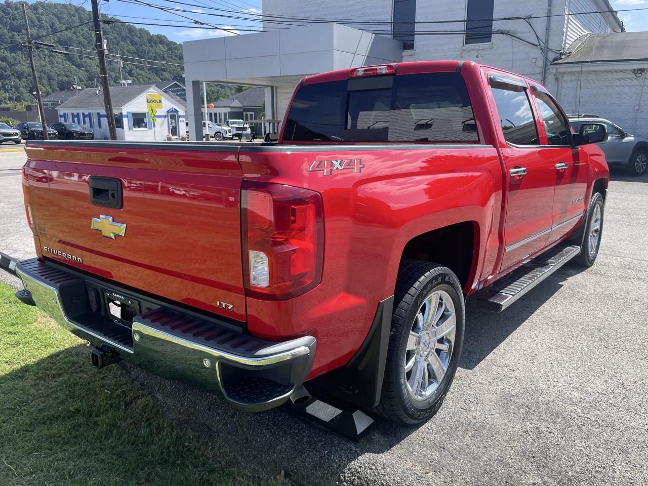 Chevrolet Silverado 1500 4WD Crew Cab 143.5" LTZ w/1LZ 2018