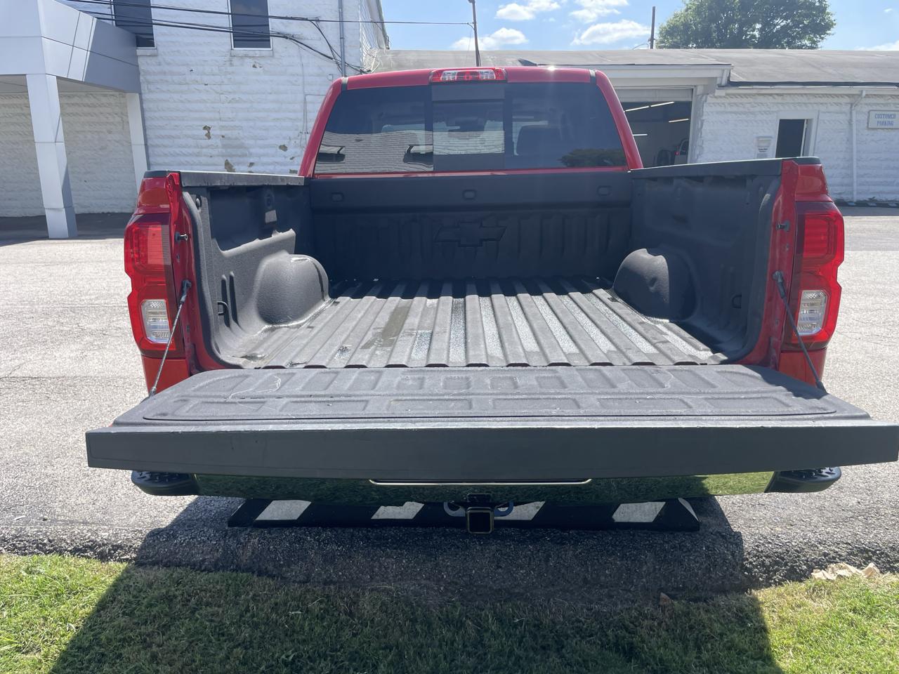 Chevrolet Silverado 1500 4WD Crew Cab 143.5" LTZ w/1LZ 2018