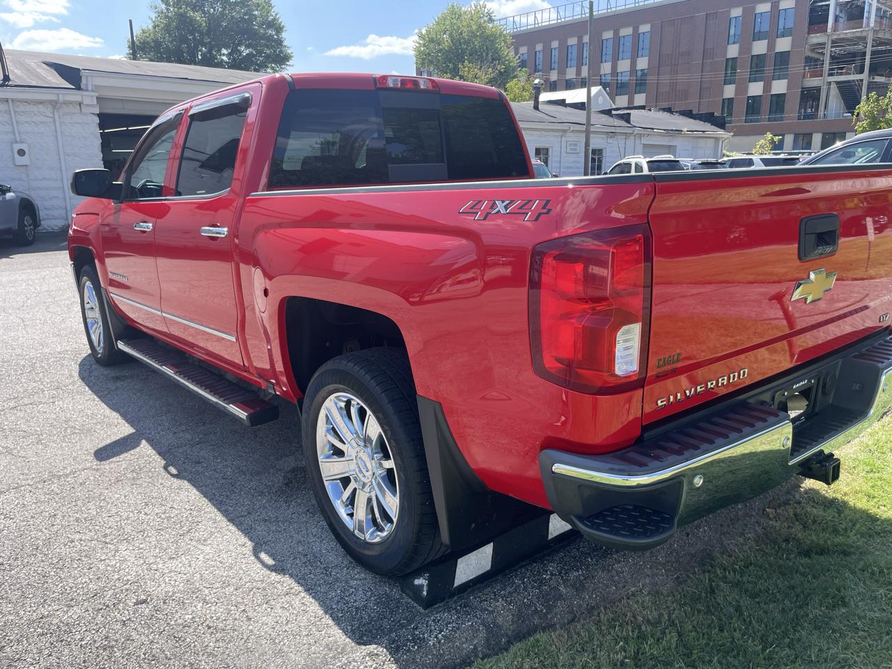 Chevrolet Silverado 1500 4WD Crew Cab 143.5" LTZ w/1LZ 2018